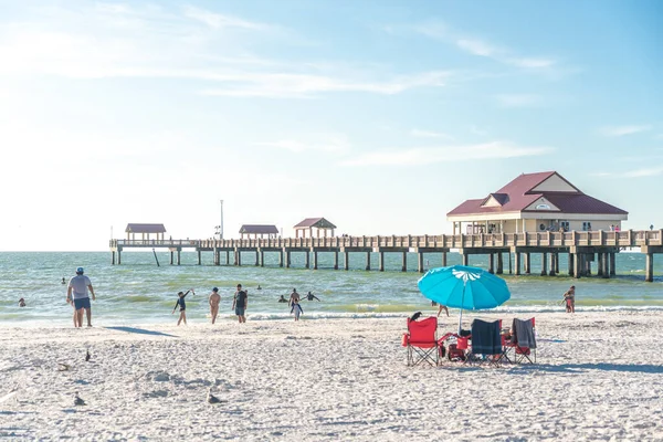 Clearwater strand, Florida, Usa - 17 september 2019: Prachtig Clearwater strand met wit zand in Florida Usa — Stockfoto