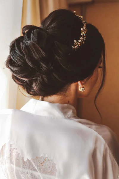 Modefoto Der Schönen Braut Mit Dunklen Haaren Bereitet Ihr Make — Stockfoto