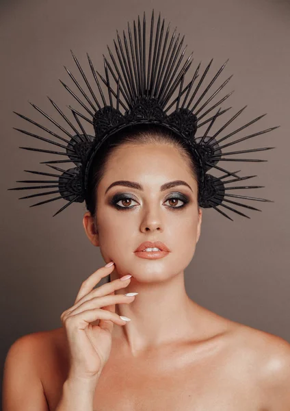 Foto Estúdio Moda Mulher Bonita Com Cabelo Escuro Com Maquiagem — Fotografia de Stock