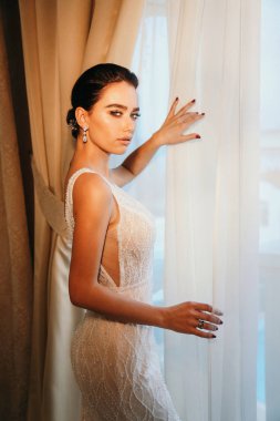 lüks düğün dres koyu saçlı güzel şehvetli gelin