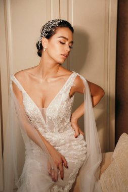 lüks düğün dres koyu saçlı güzel şehvetli gelin