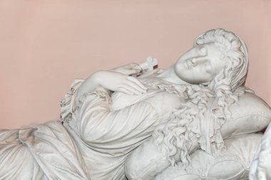 Closeup mezar kuklanı Sts. Peter ve Paul Katedrali Kamianets-Podilskyi, Ukrayna.