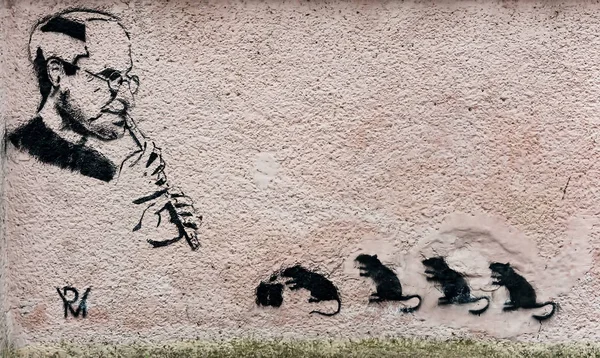 Pifferaio Magico Hamelin Attirando Ratti Disegnati Muro Nella Città Mukachevo — Foto Stock