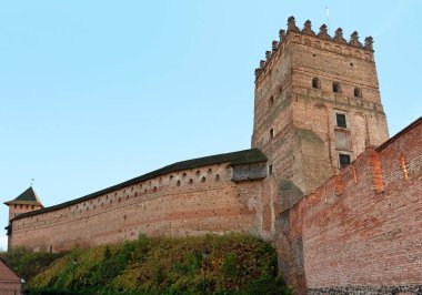 Lutsk Kalesi, Ukrayna'nın Lutsk'un en önemli simgesi olan Lubart Kalesi veya Yukarı Kale olarak da bilinir.