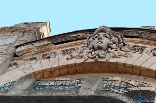 Female Face Top Old Building Odesa Ukraine — Stock Photo, Image