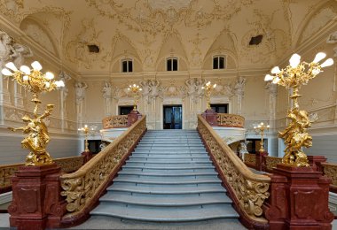 Odesa/Ukrayna-Mart 24 2019: Odessa Opera ve Bale Tiyatrosu 'nda salon, Ukrayna