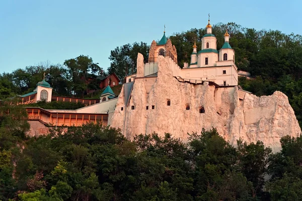 Catedral Uma Montanha Giz Sviatohirsk Lavra Sviatohirsk Ucrânia Pôr Sol Imagens Royalty-Free