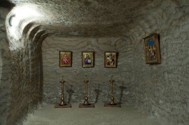 Soledar, Donbas, Ukrayna tuz madeninde küçük yeraltı Şapel (simgeler ile bir mağara)