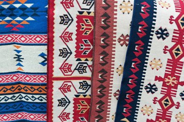 Geleneksel Gürcistan halıları örnekleri.