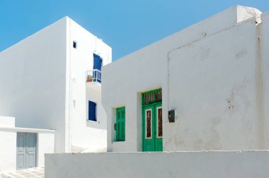 Paros adasındaki Naoussa köyü geleneksel şehir manzarası, Yunanistan 'daki Kiklad
