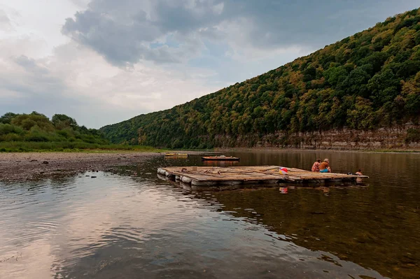 Paisaje Nocturno Del Cañón Del Dniéster Con Catamaranes Figuras Personas — Foto de Stock