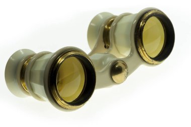 Klasik opera gözlüklerine izole bir bakış açısı