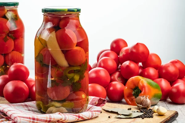Homemade pickled tomatoes in jar. Selective focus. — Stock Photo, Image