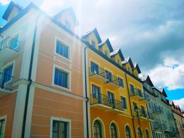 Ortaçağ Kamenet-Podolsky Ukrayna tarzında binaların dış görünüşü 