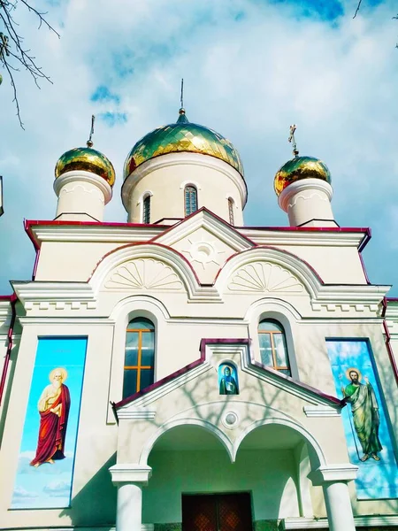 Chiesa Ortodossa Con Cupole Lucenti — Foto Stock