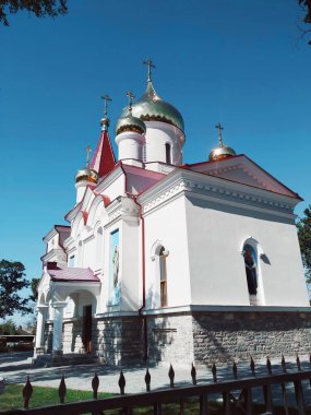 Parlak kubbeli Ortodoks Kilisesi 