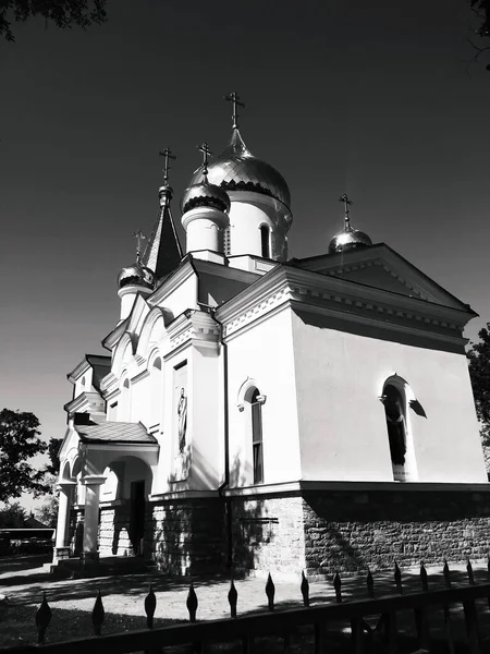 Chiesa Ortodossa Con Cupole Lucenti — Foto Stock