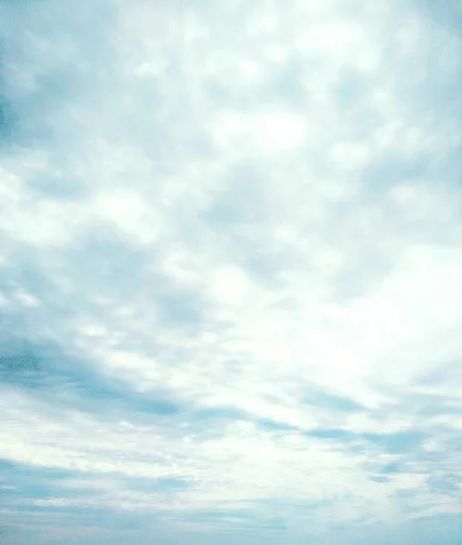 Lucht Bedekt Met Zachte Cirruswolken — Stockfoto