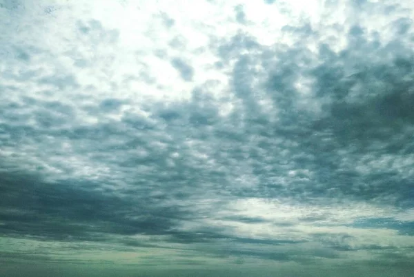 Lucht Bedekt Met Zachte Cirruswolken — Stockfoto