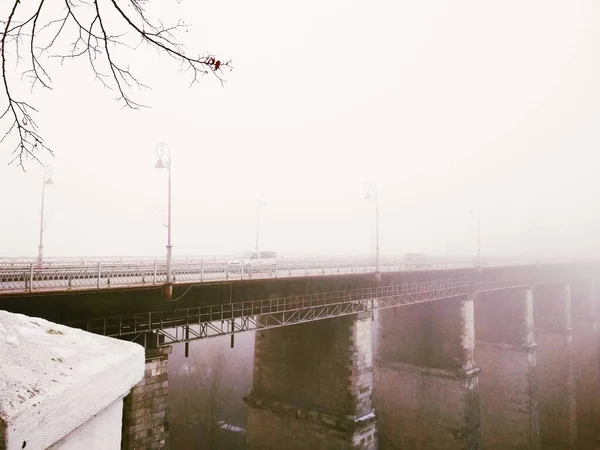 乌克兰Kamenets Podolsky 寒冷的冬日 峡谷上的桥 — 图库照片