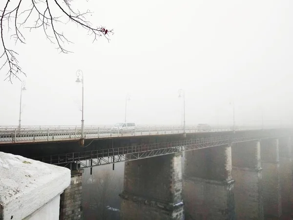 乌克兰Kamenets Podolsky 寒冷的冬日 峡谷上的桥 — 图库照片