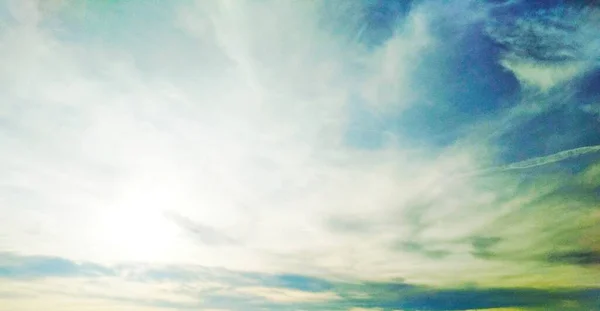 Langit Ditutupi Dengan Awan Cirrus Lembut — Stok Foto