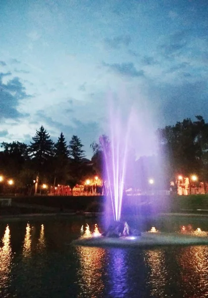 Fuente Colorida Por Noche Kamenets Podolsky Ucrania — Foto de Stock