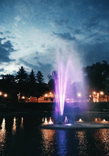 Fuente Colorida Por Noche Kamenets Podolsky Ucrania — Foto de Stock