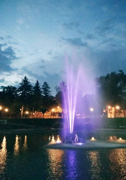 Fuente Colorida Por Noche Kamenets Podolsky Ucrania — Foto de Stock