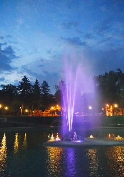 Fuente Colorida Por Noche Kamenets Podolsky Ucrania — Foto de Stock