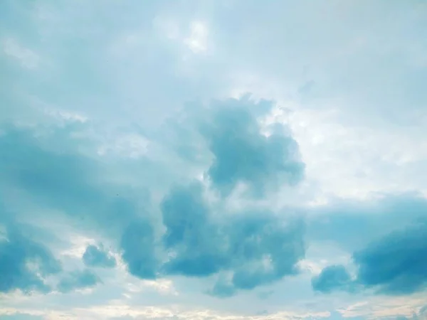 Ουρανός Καλύπτονται Όμορφο Μαλλί Συσκευασμένα Σύννεφα — Φωτογραφία Αρχείου