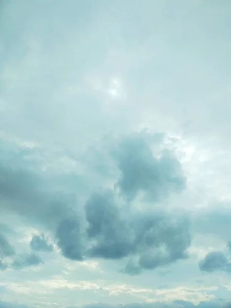 Φυσικό Φόντο Ουρανός Που Καλύπτεται Όμορφα Σύννεφα — Φωτογραφία Αρχείου