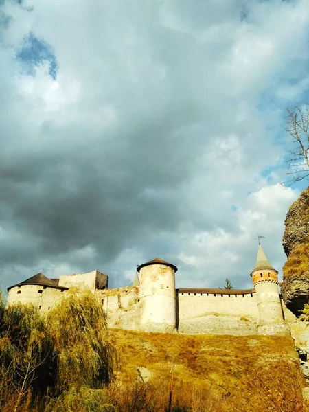 Gamla Fästning Mot Bakgrund Stormig Himmel Kamenets Podolsky Ukraina — Stockfoto