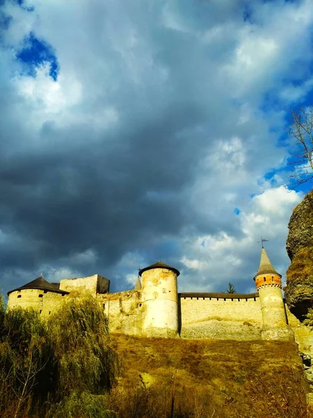 Stará Pevnost Pozadí Bouřlivé Oblohy Kamenets Podolsky Ukrajina — Stock fotografie