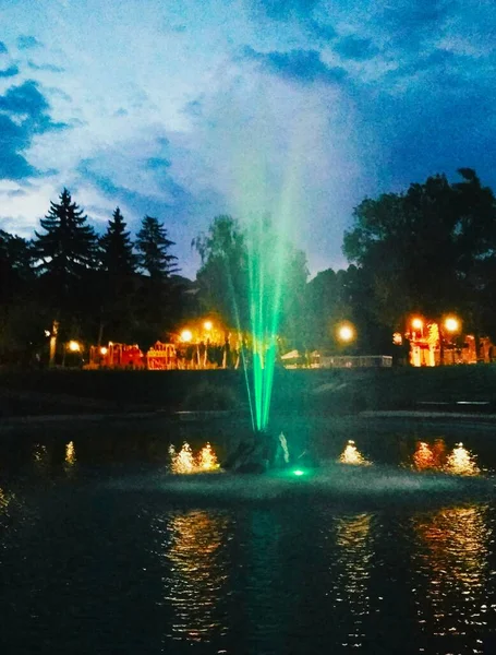 Fuente Colorida Por Noche Kamenets Podolsky Ucrania — Foto de Stock