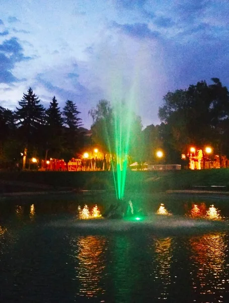 Bunte Fontäne Der Nacht Kamenez Podolsky Ukraine — Stockfoto