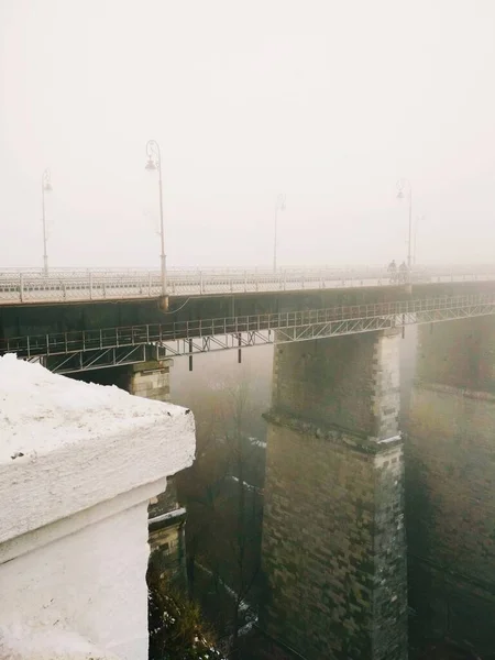 Мост Старый Город Через Каньон Туманный Туманный День Каменец Подольский — стоковое фото