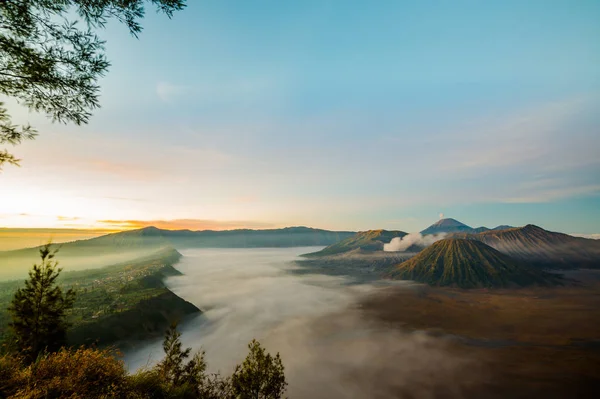 Bromo Vulkan Bei Sonnenaufgang — Stockfoto