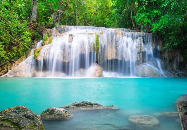 Güzel Şelale Tropikal Ormanda Tayland — Stok fotoğraf
