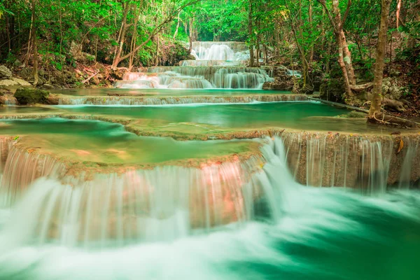 Водопад Хуай Мэй Камин Национальном Парке Таиланда — стоковое фото