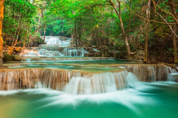 Güzel Şelale Ormandaki Kanchanaburi Eyaleti Tayland — Stok fotoğraf