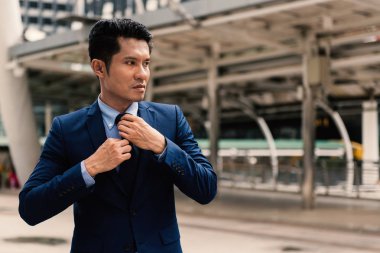 Bir adam istihdam ve çalışma için hazırlamak