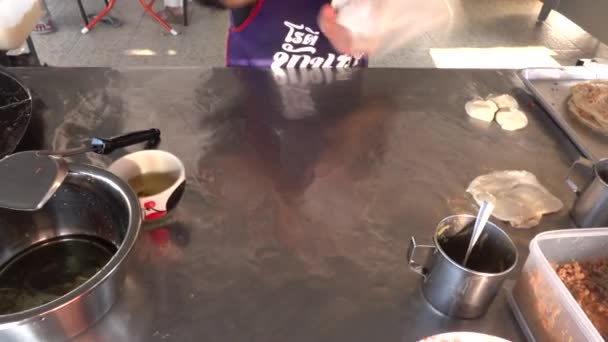 Roti Making Roti Dreschen Mehl Von Roti Maker Mit Und — Stockvideo