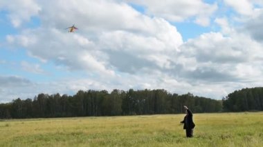 Etkin komuta sizde açık uçurtma uçan