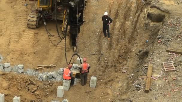 Builders working on construction site — Stock Video