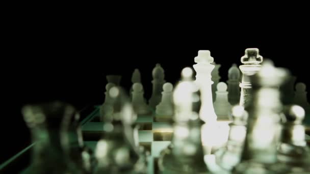 Koncept Obchodní Soutěže Detailní Záběr Obchodníka Skleněnými Šachy — Stock video