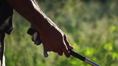 Ilık ışıktaki golf oyuncusunun görüntüleri