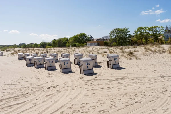 Sillas Playa Con Números Día Soleado Mar Báltico — Foto de Stock