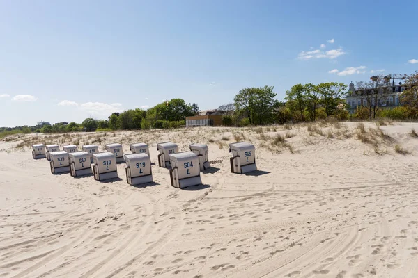 Sillas Playa Con Números Día Soleado Mar Báltico — Foto de Stock