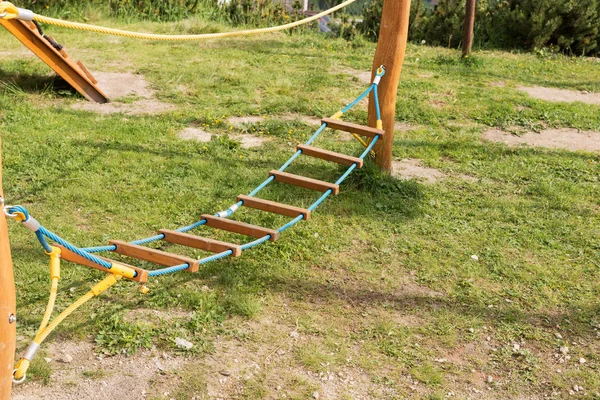 Aire Jeux Moderne Bois Pour Enfants Dans Parc — Photo
